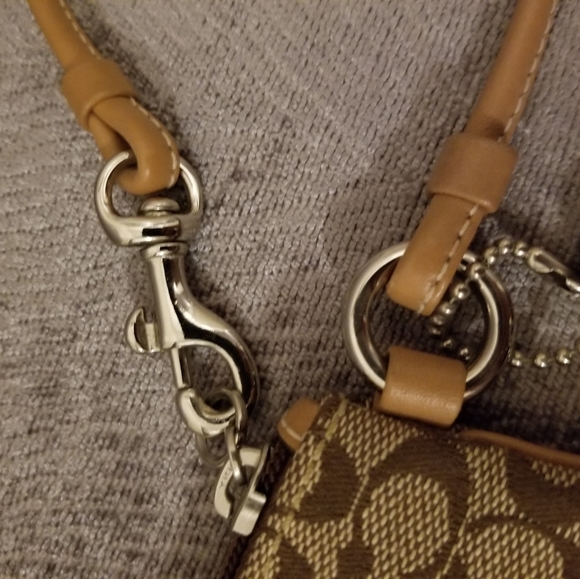 Coach Wristlet - Picture 4 of 4
